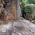 Por aquí regresaremos la ferrata sigue a la izquierda 