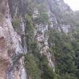 Vista del espolón vertical que nos espera después de la cascada 
