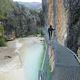 La misma pasarela sobre el río 