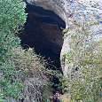Entrando a la cueva Simanya 