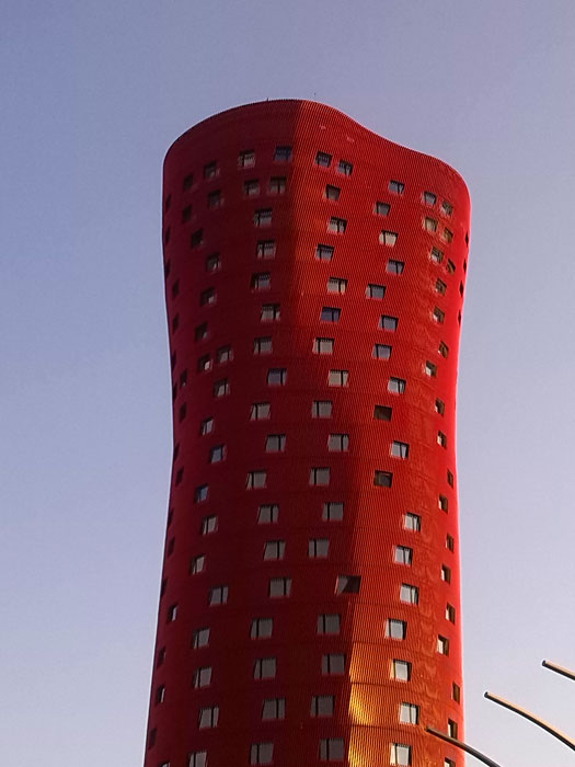 Detalle del edificio diseñado por Toyo Ito 