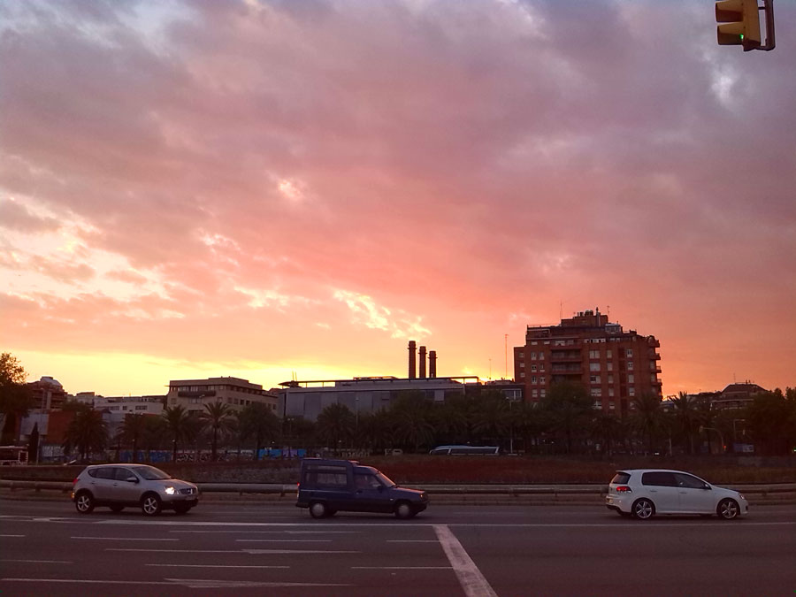 La ronda Verda es bastante larga -atardecer en el Paseo de Colón- 
