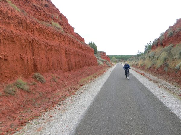 Día 1: Tierra rojiza característica de la región 
