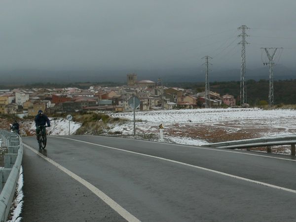 Día 2: Saliendo de la Puebla de Valverde nos sorprendió la nieve 