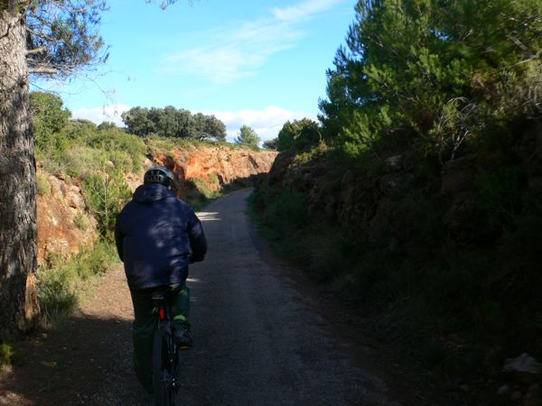 Día 2: La bajada de la Sierra de Ragudo es larga y se agradece 