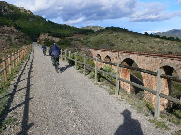 Día 2: Paralelos a las vías de Renfe 