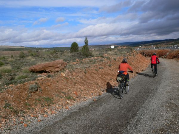 Día 1: Llegamos a Puerto de Escandón debemos cruzar la autovía por un paso inferior 
