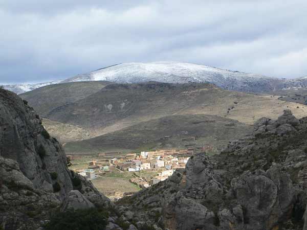 Calcena y las estribaciones del Moncayo nevadas 