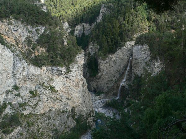 Vista a la Cascada de Nant dónde nos dirigimos 