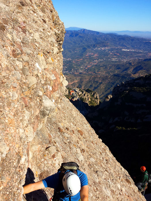 En la cornisa previa a la cima -sin equipamiento- (2013) 