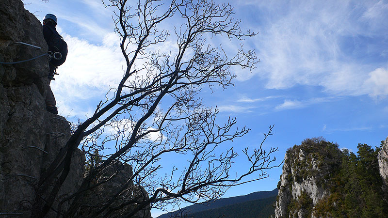 Salimos de la primera pared -vistas a la cima de l`Empalomar- 