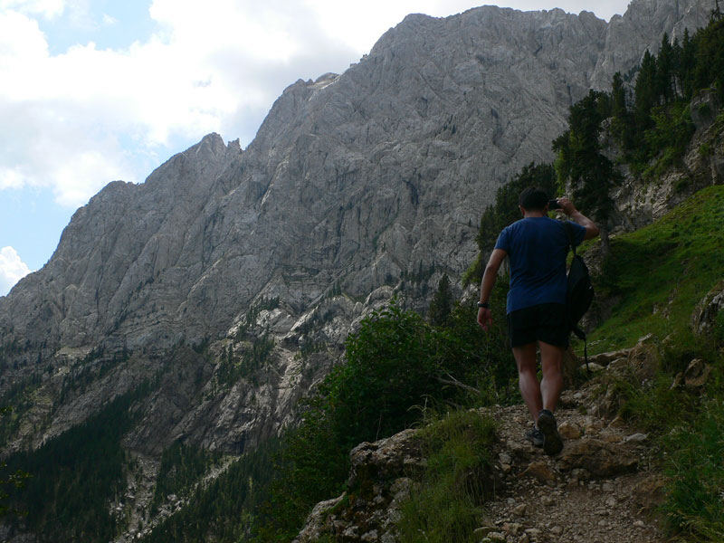 Imponentes paredes de la cara norte del Pedraforca 