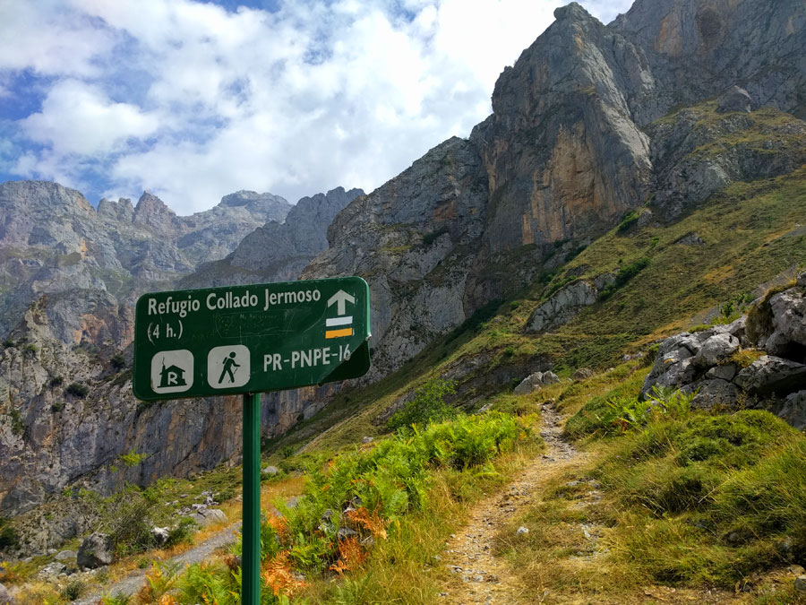 PR-PNPE-16 que sube al Refugio Collado Jermoso 