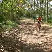 La pista avanza paralela al río Mogent / Ruta en Bici Ríos Besòs y Mogent | Hasta la Roca del Vallés 