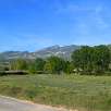 Bajando por carretera justo salir del pueblo se vuelve una pista de tierra / Ruta a pie Estanys de Basturs 