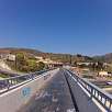 Cruzando el puente sobre la Ronda de Dalt / Ruta en Bici El balcón de Barcelona, la carretera de les Aigües 