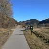 Piso asfalatado y buenas señalizaciones / Ruta en Bici Vía Verde del Ferro i del Carbó 