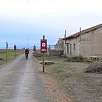 Día 1: De regreso volvemos a pasar por la estación de Cella junto a la maderera / Ruta en Bici Vía verde Ojos Negros 