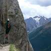 Escalera metálica y primeras vistas al glaciar de la Barre des Écrins / L