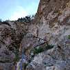 La subida sigue por un diedro también vertical / Cabezo la Porpuz 