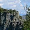 Vista del tramo del pasamanos des de el mirador de la Cabrera / St. María de Cabrera por la Serrica 