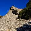 Rampa de subida a la Gorra Frígia -nosotros vamos a la derecha por el camino- / Camí del Llorer 