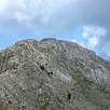 Desde el final de la canal vemos a lo lejos la cima del Pedraforca / Canal de Verdet 