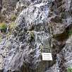 Entrada de la vía ferrata - primeros escalones y cartel D+- / Roc del Gos 