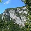 Vista de la pared por la que transcurre la vía ferrata / Carret | Le P