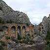 Acueducto romano que podemos visitar detrás del castillo / Castellote 