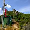 Entramos a la vía ferrata a la derecha de las antenas / Cresta Sobrón 