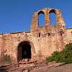 Entrada a la ermita románica de Sant Miquel / Eramprunyà y Cueva de Bruguers 