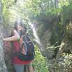 Subimos por unas gradas junto a la cascada / El Graell de Cal Pigot 