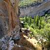 Vista atrás desde el inicio a la zona de escalada y la carretera / Hoces de Priego | Las Buitreras 
