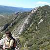 Vista atrás con los Mallos de Agüero al fondo y La Punta Común en primer plano / Peña Rueba 