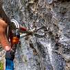 Detalle del equipamiento -el cable de vida es más grueso de lo habitual- / Valdeón | Picos de Europa 