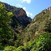 Vista hacia las paredes del cañón de Comallonga / Pont Cabradís 