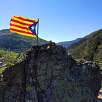 Vista atrás a la zona de destrepe de la bandera / Roca de la Creu | Castell de Segura 