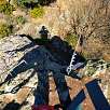 Junto al puente tibetano -debemos destrepar para pasarlo o tomar el desvío para evitarlo- / Roca de la Creu | Castell de Segura 