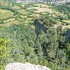 Vista de la vía desde el estacionamiento -La Canourgue al fondo- / Roqueprins | La Canourgue 