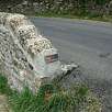 Indicadores a la vía ferrata en la carretera D907 / Rousses 