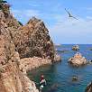 Vista al espolón desplomado desde el inicio de la vía ferrata / Cala del Molí 