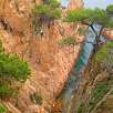 Vista del puente tibetano desde el inicio de la vía ferrata / Cala del Molí 