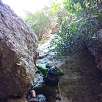 En la cuerda anudada del primer resalte / Torrent del Pont 