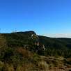 Debajo de la bauma más cercana finaliza la vía ferrata / La Trona 