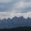 Durante el camino tenemos vistas cercanas al macizo de Montserrat / Turó del Marqués 