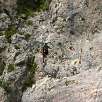 El puente tibetano. Ya hemos enlazado con la ferrata del Castillo / Villena | Sierra de la Villa 