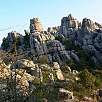 Si seguimos los hitos verdes entraremos en el laberinto / Ruta a pie El Torcal de Antequera 