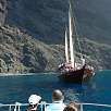 Cogemos el barco que nos llevará a los zona de avistamiento de delfines y finalmente al puerto de los Gigantes / Ruta a pie Barranco de Masca 