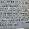 Placa en la cima de Harney Peak -con una leyenda poco fiable- / Ruta a pie Black Hills | Harney Peak | Cathedral Spires 